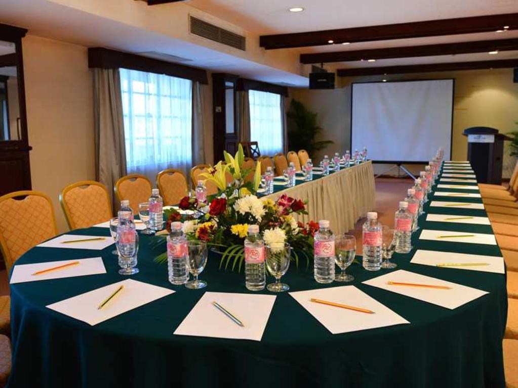 Holiday Villa Hotel City Centre Phnom Penh Eksteriør bilde