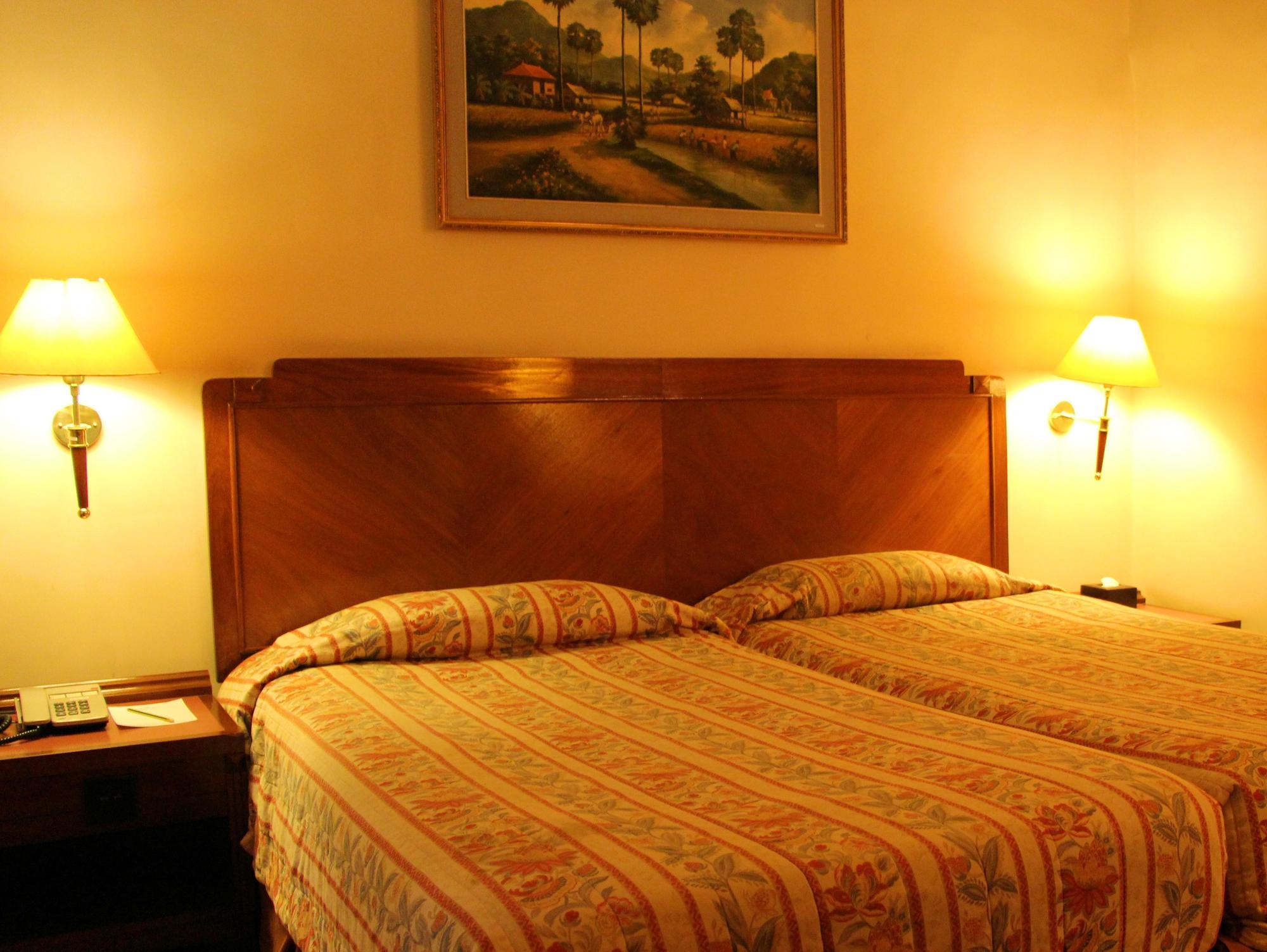 Holiday Villa Hotel City Centre Phnom Penh Eksteriør bilde